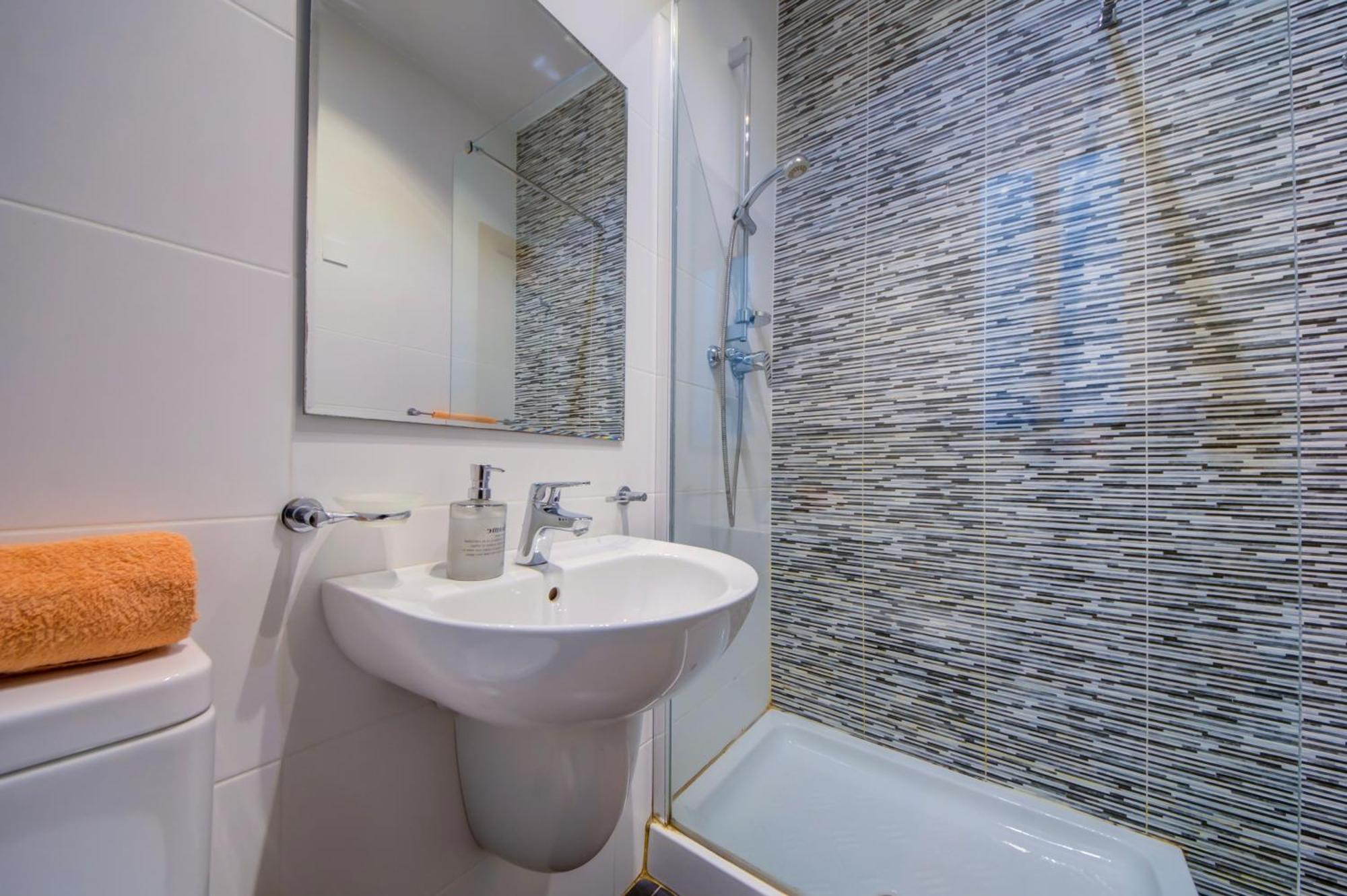 Stylish 2Br Apt With Balconies In St Julians, Paceville - Apt 6 By Vaganza San Giuliano Esterno foto