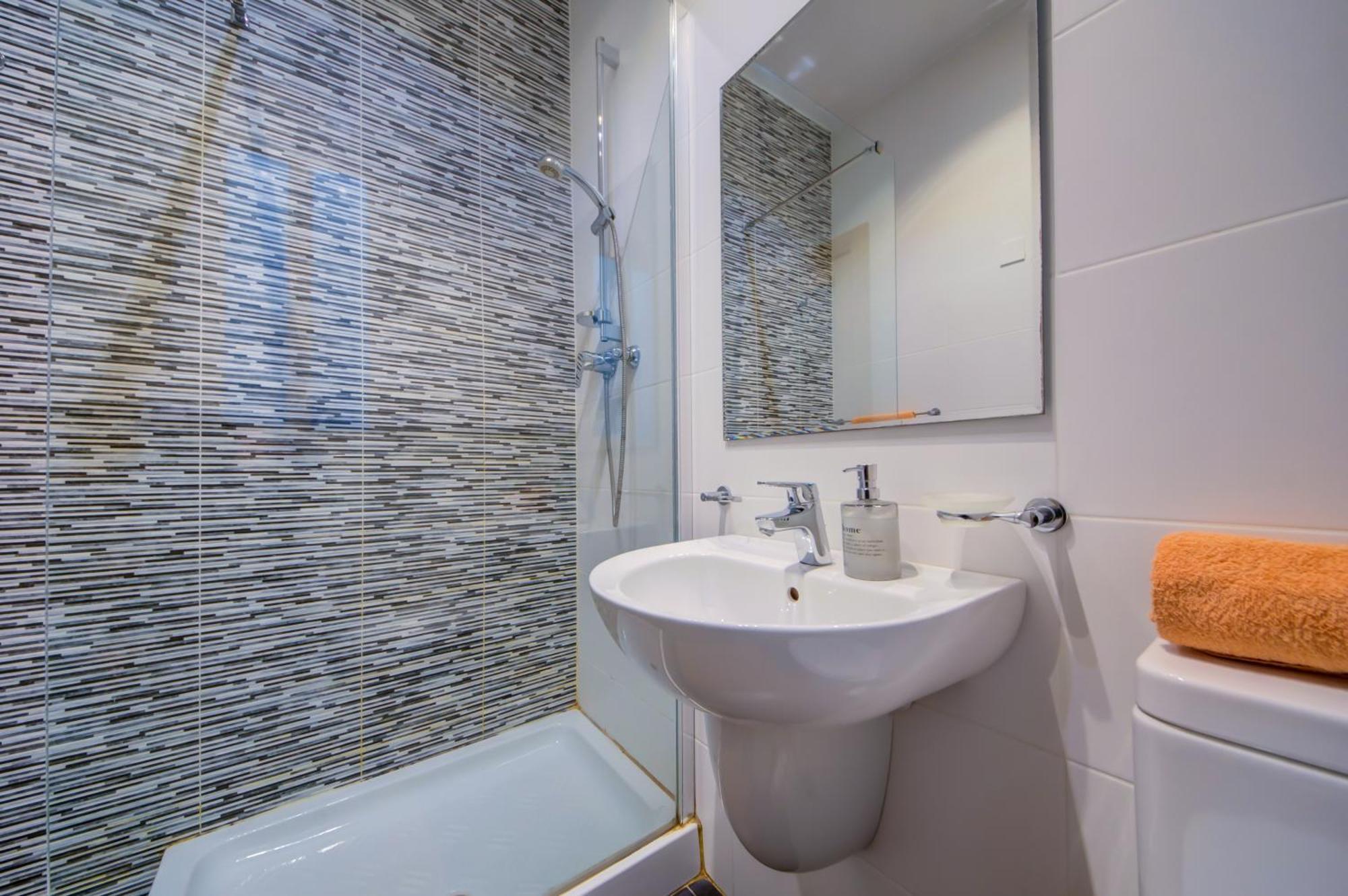 Stylish 2Br Apt With Balconies In St Julians, Paceville - Apt 6 By Vaganza San Giuliano Esterno foto