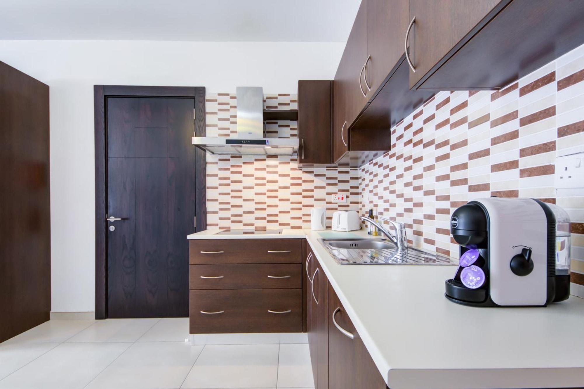 Stylish 2Br Apt With Balconies In St Julians, Paceville - Apt 6 By Vaganza San Giuliano Esterno foto