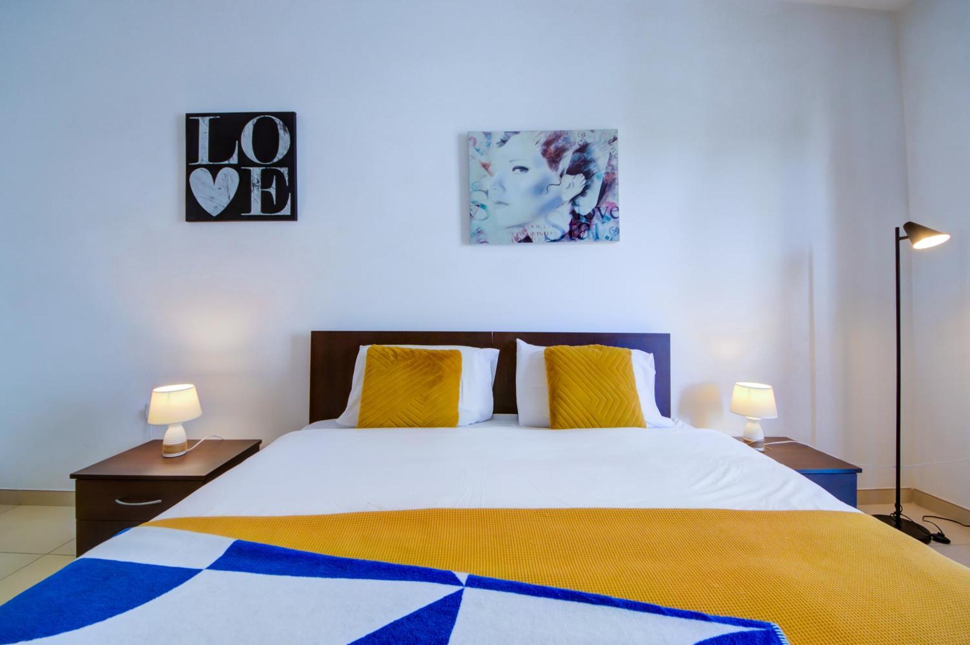 Stylish 2Br Apt With Balconies In St Julians, Paceville - Apt 6 By Vaganza San Giuliano Esterno foto